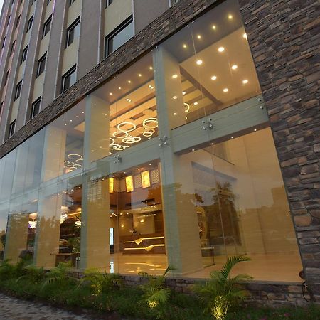 Hotel H - Sandhill Hotels Private Limited Anand Ngoại thất bức ảnh