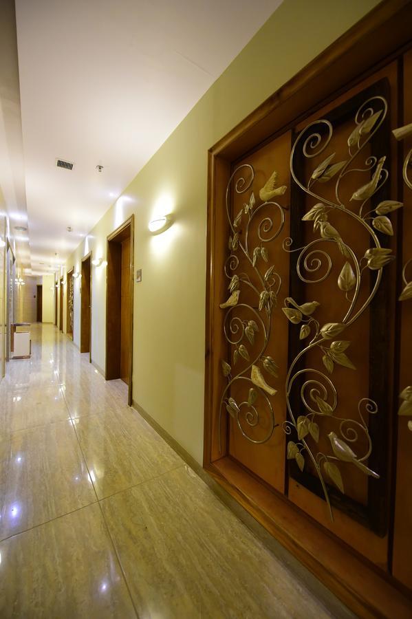 Hotel H - Sandhill Hotels Private Limited Anand Ngoại thất bức ảnh