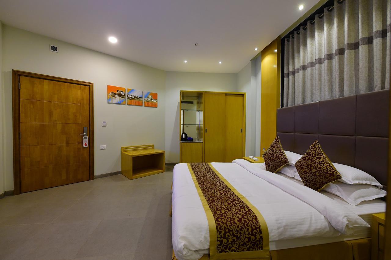 Hotel H - Sandhill Hotels Private Limited Anand Ngoại thất bức ảnh