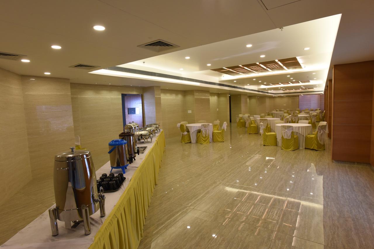 Hotel H - Sandhill Hotels Private Limited Anand Ngoại thất bức ảnh