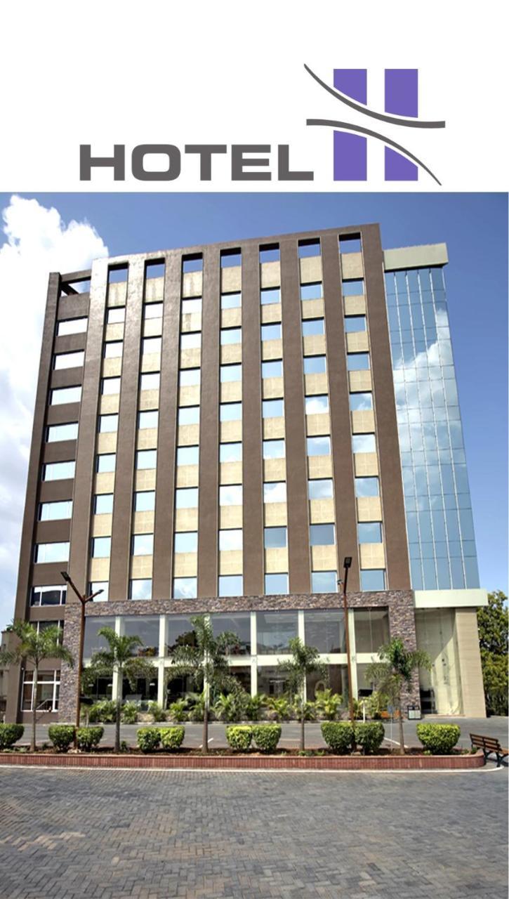 Hotel H - Sandhill Hotels Private Limited Anand Ngoại thất bức ảnh
